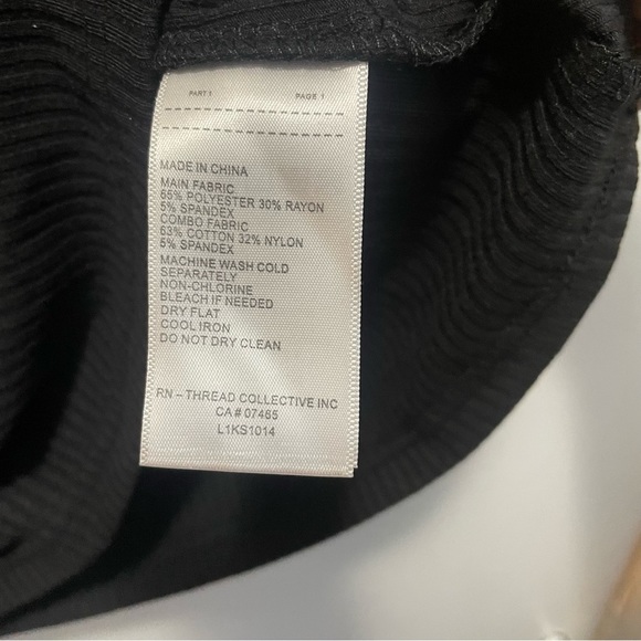 NWT sz lg LAUNDRY BY SHELLI SEGAL black and white puff sleeve tee - Picture 4 of 5